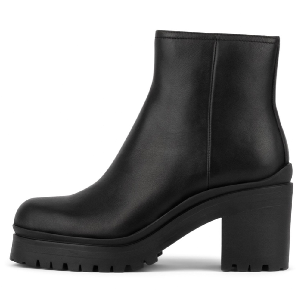 Jeffrey Campbell Tracker Boot 9.5 Black Leather